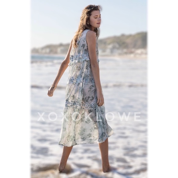 POL Sage & White Sleeveless Tiered Button Front Midi Dress - Picture 14 of 16